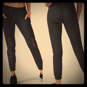 Fabletics Black Linda Jogger W/Mesh Panels Size S